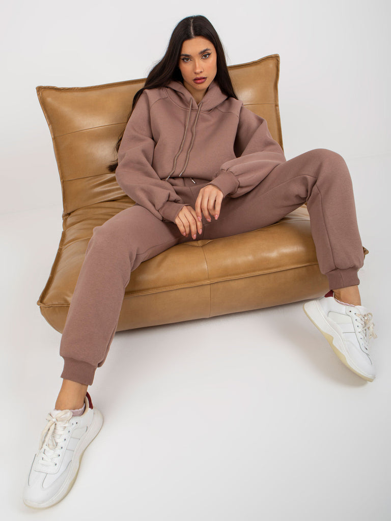 Sportinis oversized stiliaus kostiumas